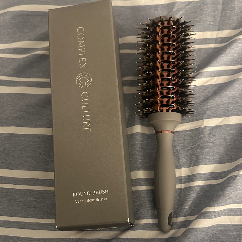 Complex Culture Round Brush